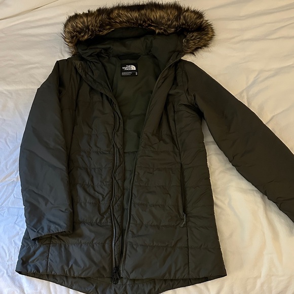 The North Face Jackets & Blazers - The North Face Olive Green Quilted Hooded Parka with Faux Fur Trim